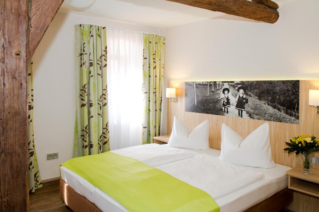 Hotel-Gasthof Blaue Traube E.K. Berching Chambre photo
