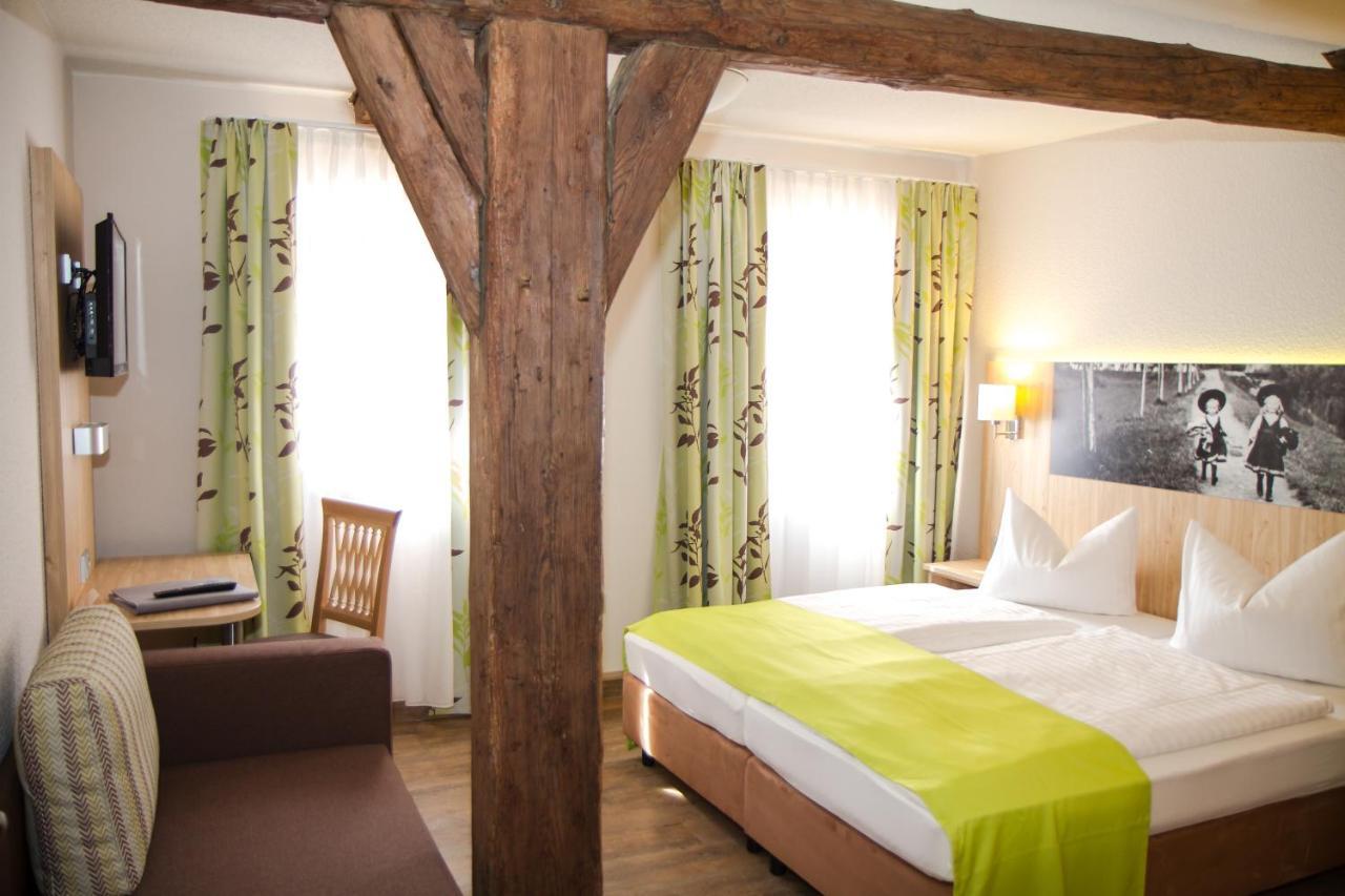 Hotel-Gasthof Blaue Traube E.K. Berching Chambre photo